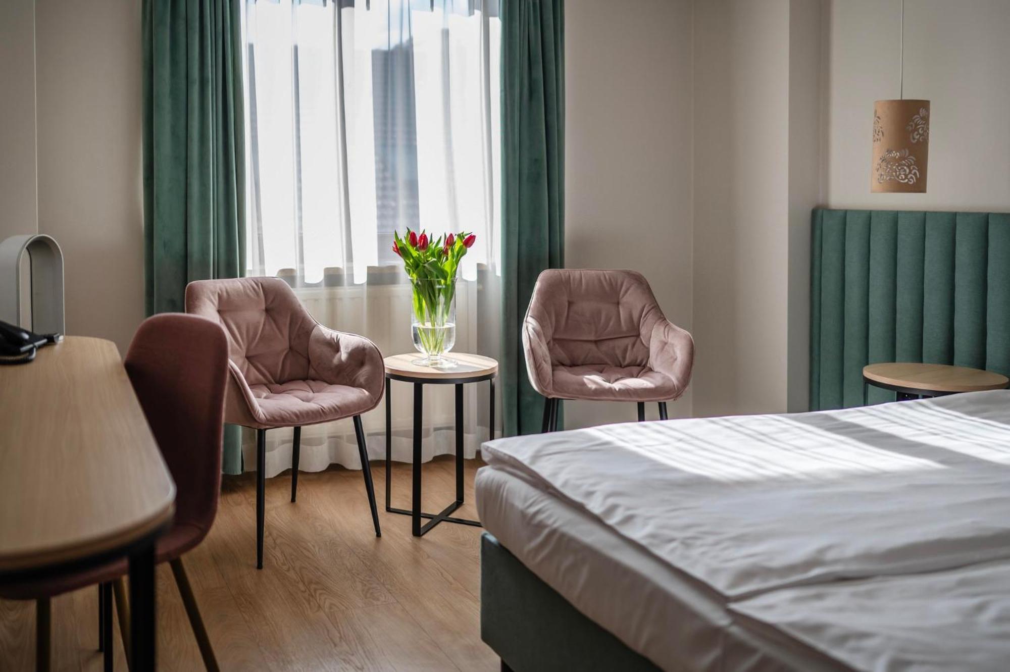 Hotel H12**** Krasków Εξωτερικό φωτογραφία